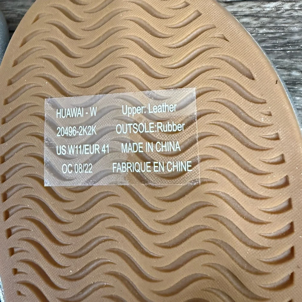 OluKai Huawai‎ Flip Flop Silver NEW SZ 11